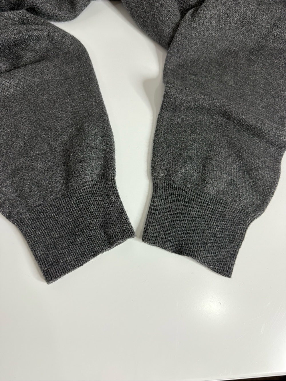Roots V-Neck Pullover Sweater Charcoal Gray Wool Blend Size Large - Picture 9 of 9